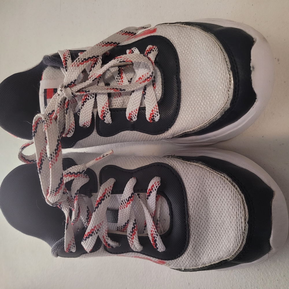 Tommy Hilfiger Black and White Sneakers Sleek Design